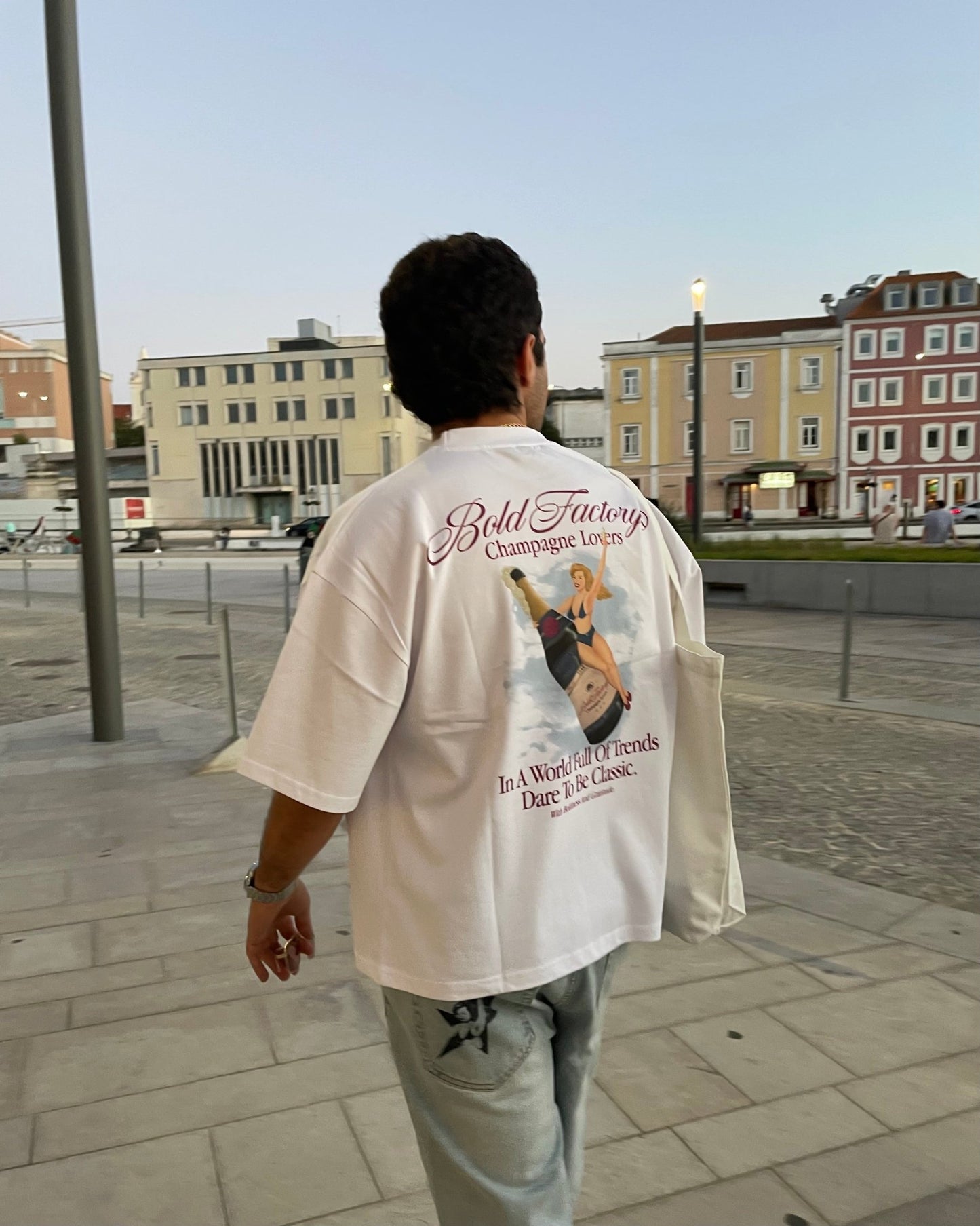 CHAMPAGNE LOVERS TEE WHITE