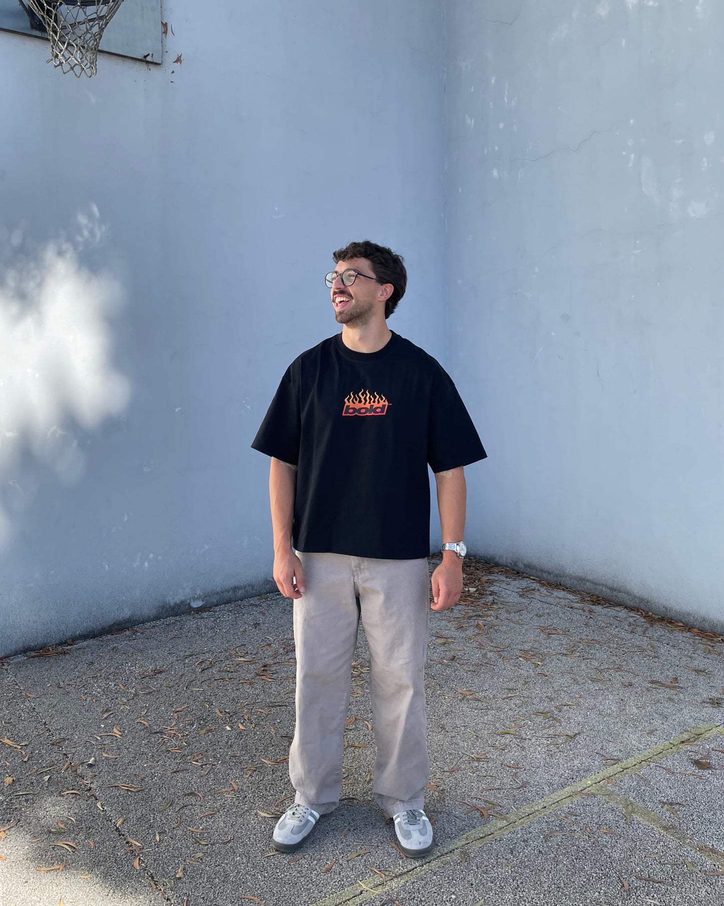 BOLD STORIES TEE BLACK