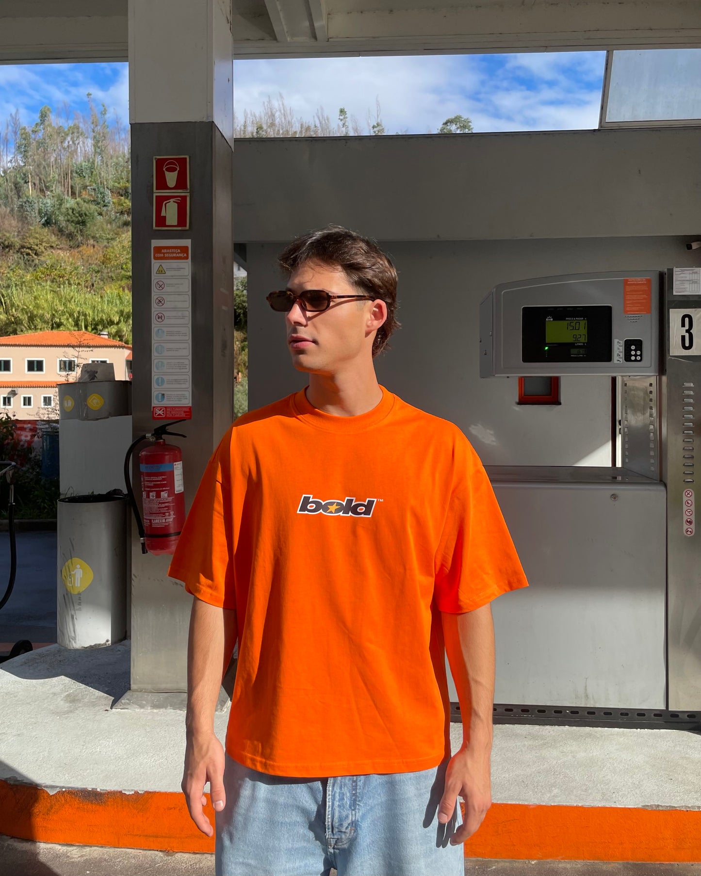 BOLD STORIES TEE ORANGE