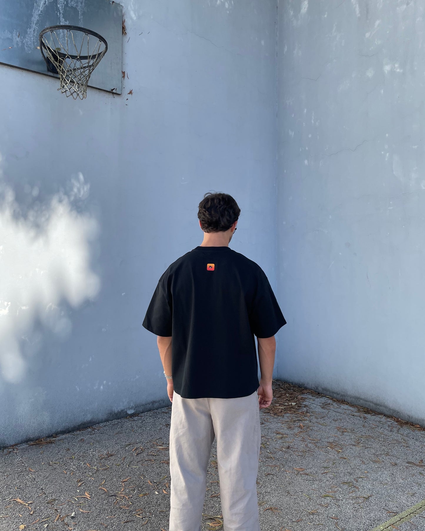 BOLD STORIES TEE BLACK